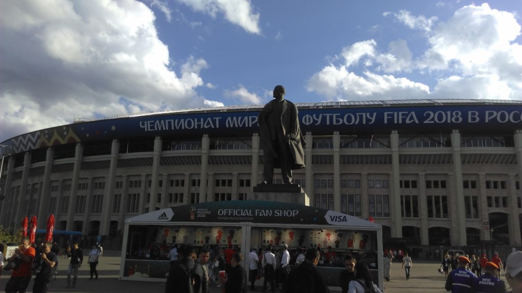 Pomnik Lenina przed stadionem Łużniki. Fot. Michał Zichlarz 