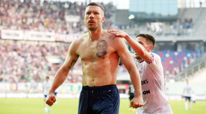 Lukas Podolski Więcej w „Sporcie”